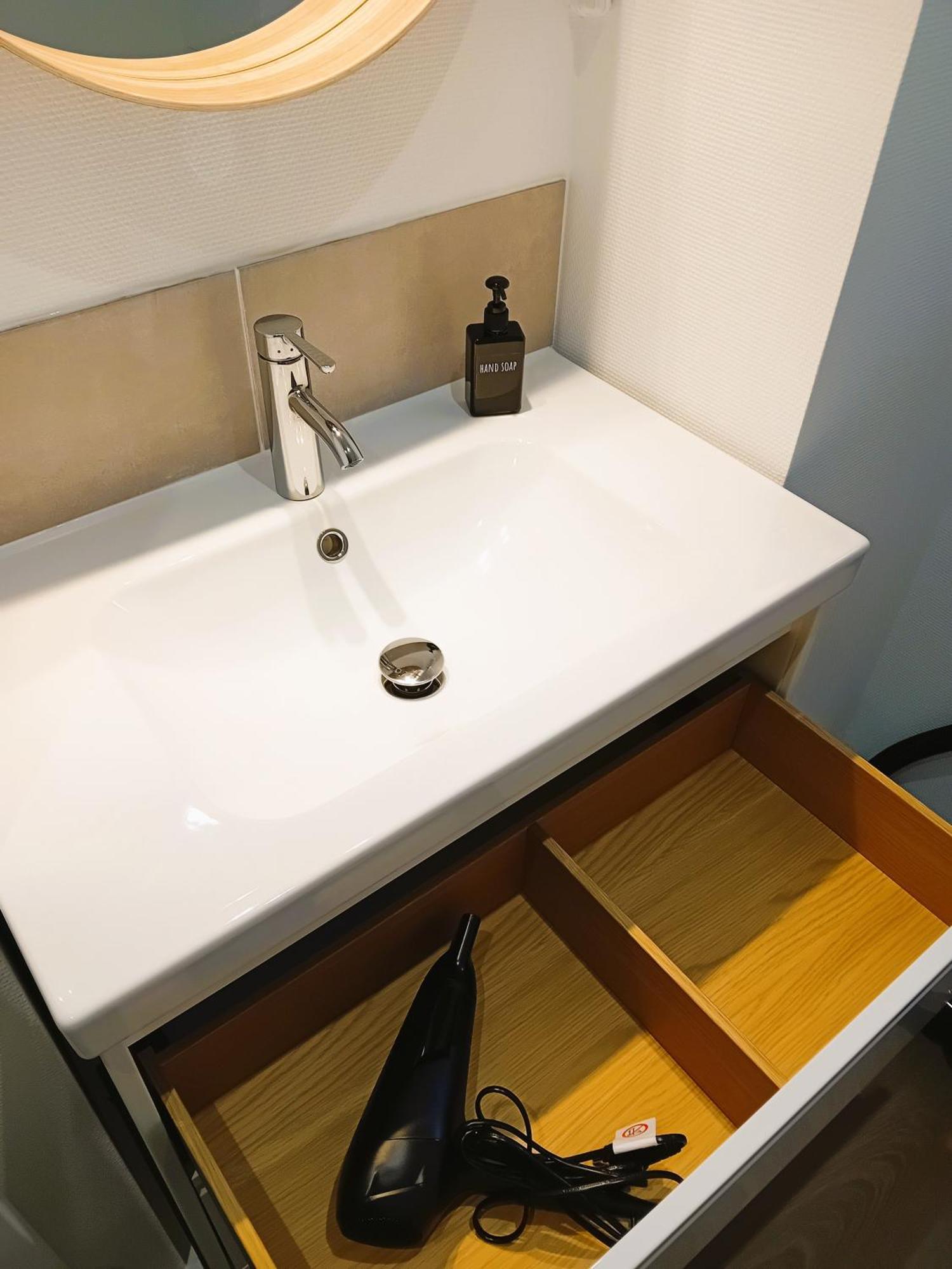102 - Appart Renove Avec Grand Salon Et 1 Chambre - Tram Et Clinique Mutualiste A 1 Min Grenoble Buitenkant foto